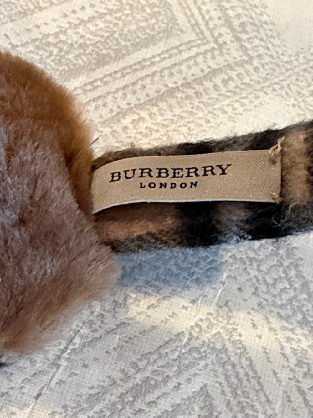 Burberry Cashmere Plaid Ear Muffs Classic Nova Check Winter Accessory - Picture 4 of 5